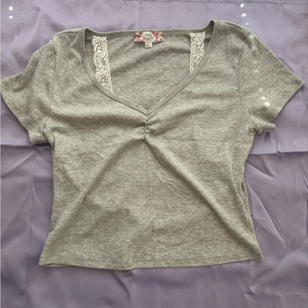 Pink Republic Gray Short Sleeve Top Women’s Size L